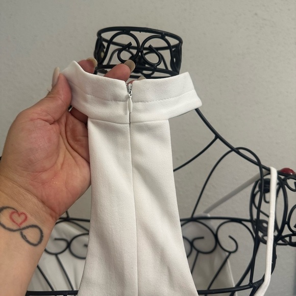 Dance & Marvel White Bodycon Mini Dress with Sweetheart Neckline - Picture 3 of 10